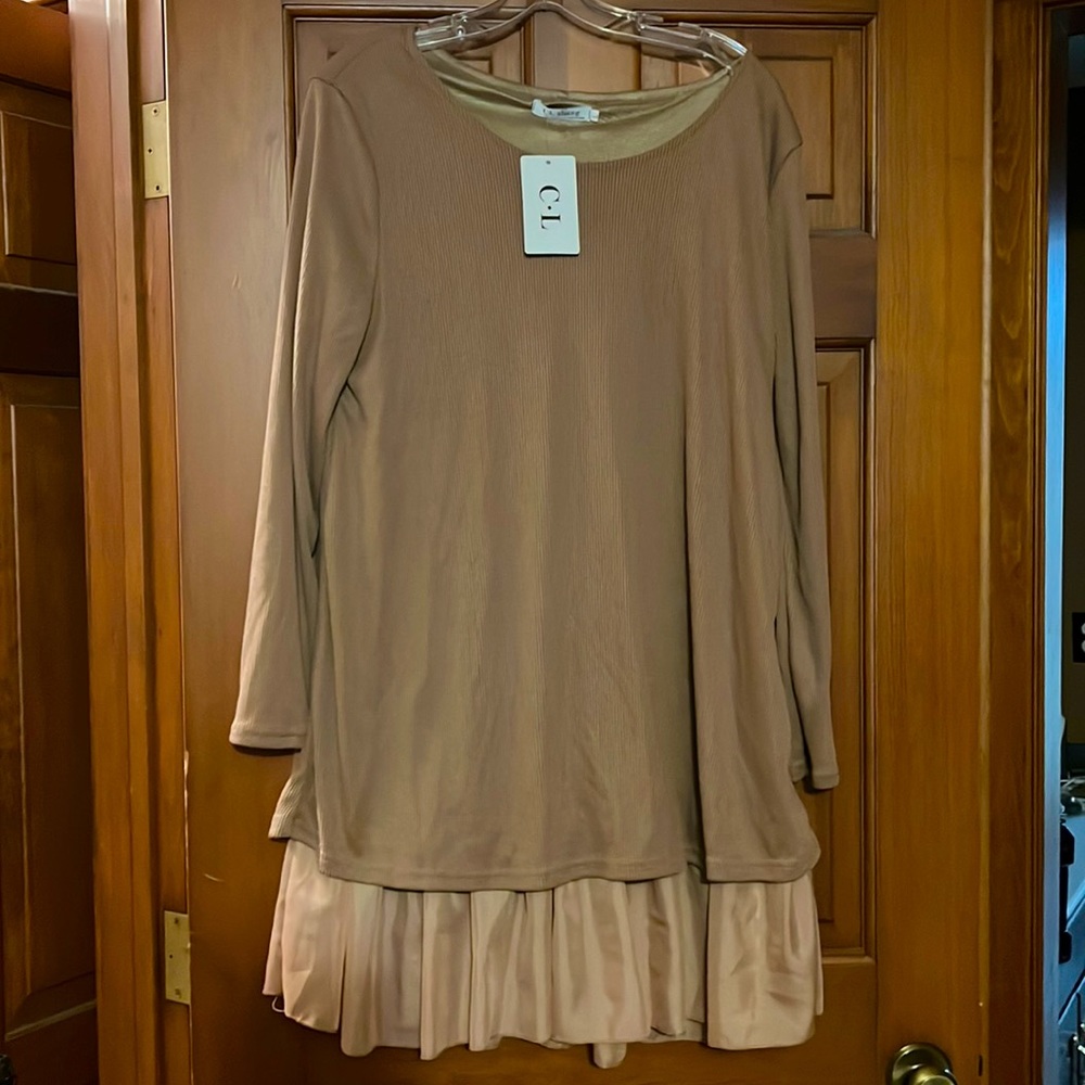 COPY - NWT tiered top/dress size Large